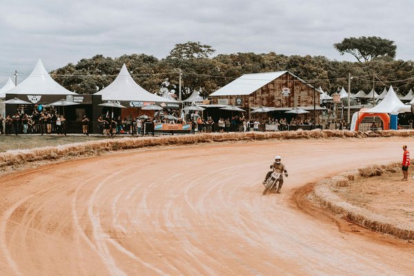 Comment entretenir votre voiture hybride pour une longévité maximale