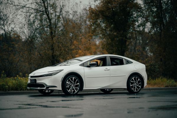 Comment entretenir votre voiture hybride pour une longévité maximale